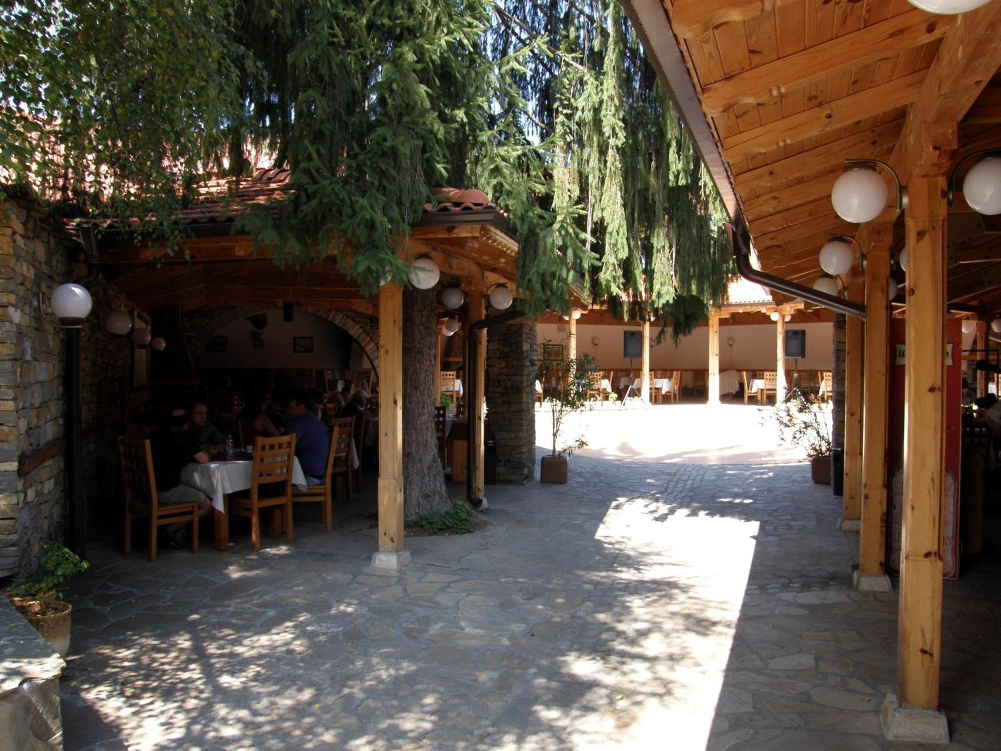 Hotel Center Apriltsi  Exterior foto