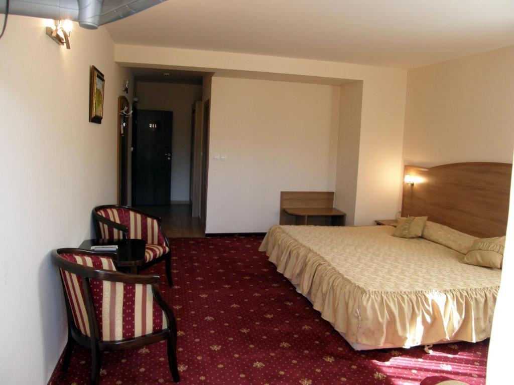 Hotel Center Apriltsi  Habitación foto
